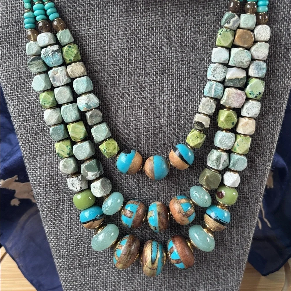 Vintage Navajo Green Turquoise Beaded Multi-Strand Necklace & Nine West Earrings